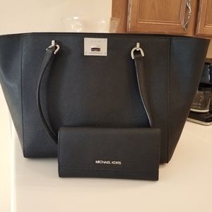 Large black Michael Kors purse and wallet